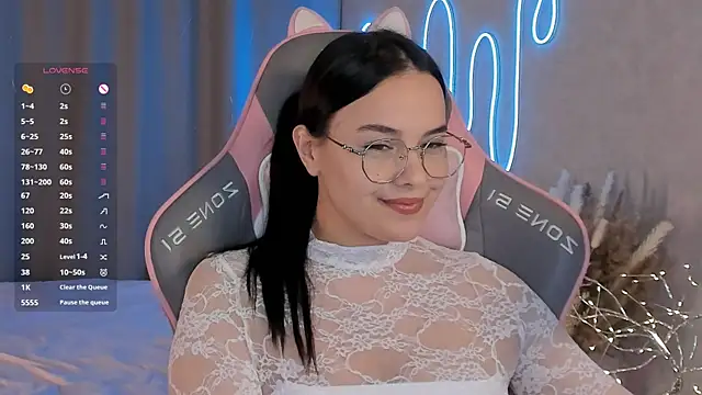 Snapshot of _Sweetie_ chatting on 03/11/25, 01:12 Sweetie online show from 03/11/25, 01:12