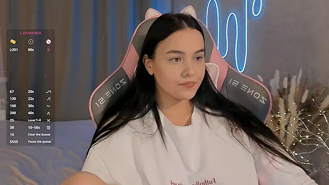 Snapshot of _Sweetie_ chatting on 03/17/25, 02:01 Sweetie online show from 03/17/25, 02:01