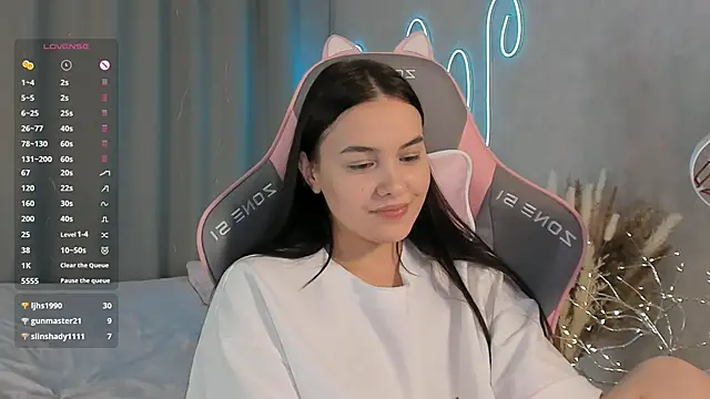 Snapshot of _Sweetie_ chatting on 03/17/25, 05:27 Sweetie online show from 03/17/25, 05:27