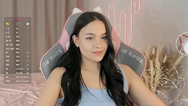 Snapshot of _Sweetie_ chatting on 03/18/25, 02:04 Sweetie online show from 03/18/25, 02:04