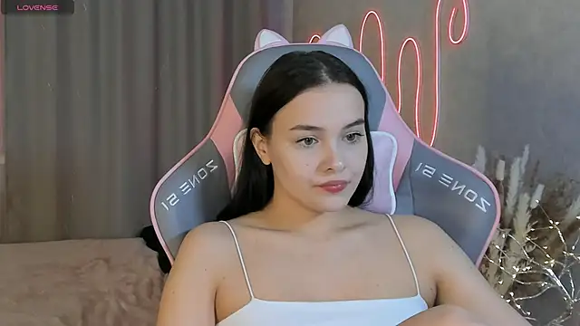 Snapshot of _Sweetie_ chatting on 03/21/25, 02:40 Sweetie online show from 03/21/25, 02:40