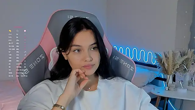 Snapshot of _Sweetie_ chatting on 09/12/25, 02:17 Sweetie online show from 09/12/25, 02:17