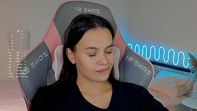 Snapshot of _Sweetie_ chatting on 09/17/25, 02:52 Sweetie online show from 09/17/25, 02:52