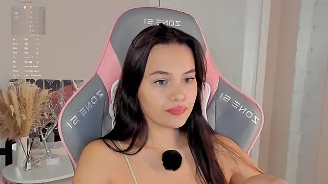 Snapshot of _Sweetie_ chatting on 09/22/25, 04:53 Sweetie online show from 09/22/25, 04:53