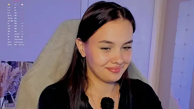 Snapshot of _Sweetie_ chatting on 10/09/25, 04:49 Sweetie online show from 10/09/25, 04:49