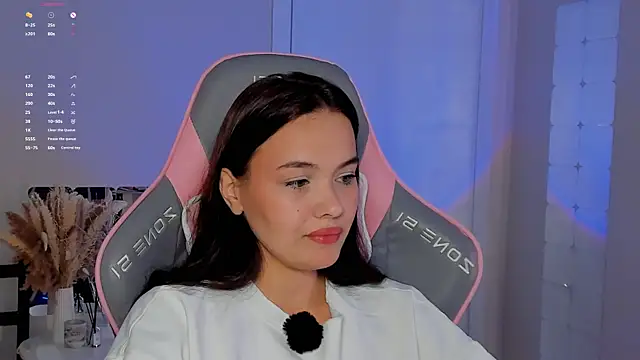 Snapshot of _Sweetie_ chatting on 11/13/25, 06:45 Sweetie online show from 11/13/25, 06:45