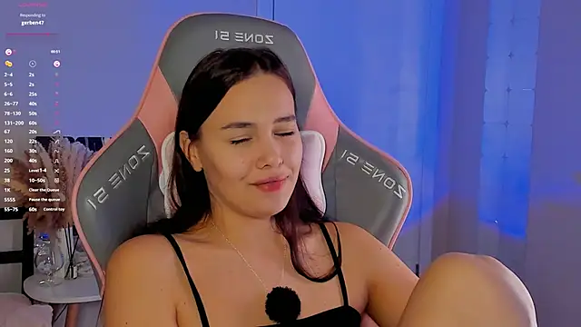 Snapshot of _Sweetie_ chatting on 12/21/25, 02:46 Sweetie online show from 12/21/25, 02:46