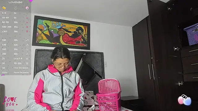 Vahiolet smith online show from 11/05/25, 03:28