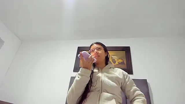 Vahiolet smith online show from 02/04/26, 12:05