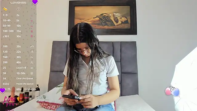 Vahiolet smith online show from 03/19/26, 03:54