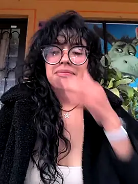 Snapshot of Fun_Everywhere chatting on 02/13/25, 10:43 Fun Everywhere online show from 02/13/25, 10:43