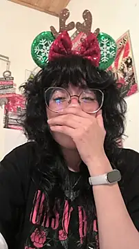 Snapshot of Fun_Everywhere chatting on 12/20/25, 09:11 Fun Everywhere online show from 12/20/25, 09:11