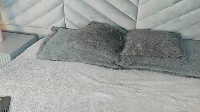 Ary thompson   online show from 12/14/24, 07:25