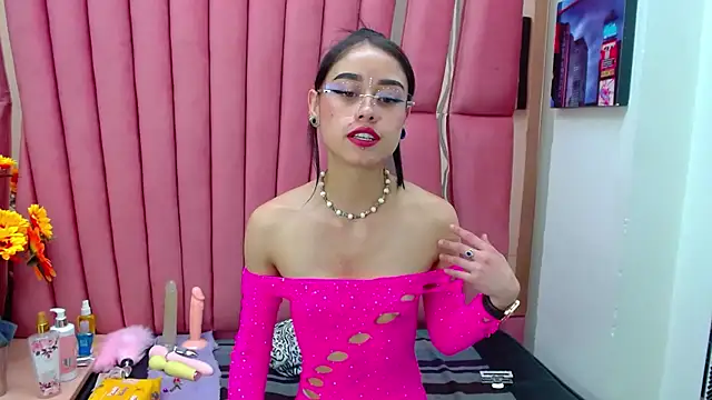 Snapshot of AnnySweett_ chatting on 02/03/25, 03:49 AnnySweett online show from 02/03/25, 03:49