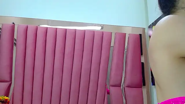 Snapshot of AnnySweett_ chatting on 02/03/25, 06:49 AnnySweett online show from 02/03/25, 06:49