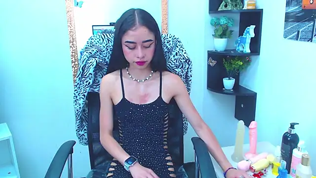 Snapshot of AnnySweett_ chatting on 03/03/25, 12:48 AnnySweett online show from 03/03/25, 12:48