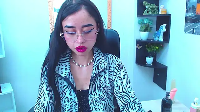 Snapshot of AnnySweett_ chatting on 03/03/25, 03:53 AnnySweett online show from 03/03/25, 03:53