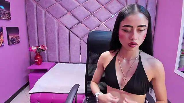 Snapshot of AnnySweett_ chatting on 09/25/25, 05:16 AnnySweett online show from 09/25/25, 05:16