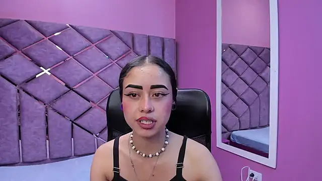 Snapshot of AnnySweett_ chatting on 10/22/25, 05:13 AnnySweett online show from 10/22/25, 05:13