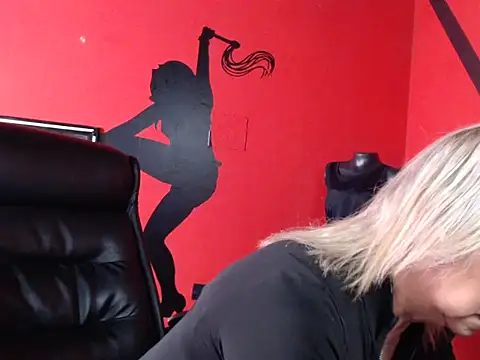 KLOE PIELL online show from 04/09/26, 10:26