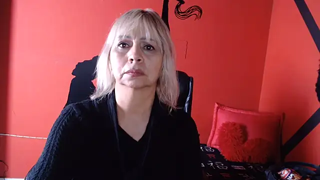Snapshot of KLOE_PIELL chatting on 06/19/26, 08:34 KLOE PIELL online show from 06/19/26, 08:34