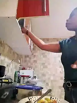 Snapshot of Lizeth_rey1 chatting on 12/19/24, 06:56 Lizeth rey1 online show from 12/19/24, 06:56