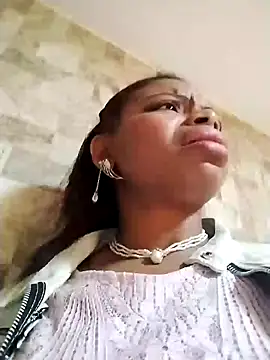 Snapshot of Lizeth_rey1 chatting on 02/01/25, 07:02 Lizeth rey1 online show from 02/01/25, 07:02