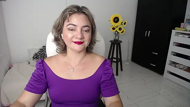 Snapshot of Ghada_milf chatting on 02/08/25, 03:00 Ghada milf online show from 02/08/25, 03:00