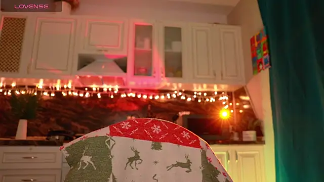 Snapshot of art_Jane chatting on 12/12/24, 03:21 art Jane online show from 12/12/24, 03:21