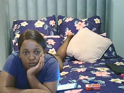 Snapshot of Amberbela chatting on 02/15/25, 03:52 Amberbela online show from 02/15/25, 03:52