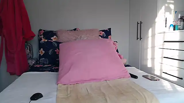 Snapshot of Amberbela chatting on 10/25/25, 03:58 Amberbela online show from 10/25/25, 03:58