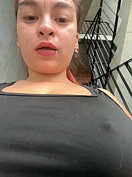 MiaLujan  online show from 02/09/25, 12:30