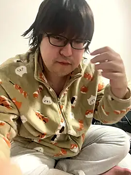 yuuki198912 online show from 12/21/25, 06:42