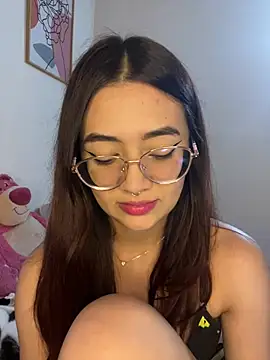 Snapshot of HallieLemon1 chatting on 02/16/25, 04:09 HallieLemon1 online show from 02/16/25, 04:09