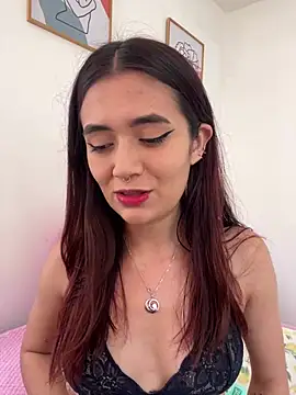 Snapshot of HallieLemon1 chatting on 02/21/25, 02:27 HallieLemon1 online show from 02/21/25, 02:27