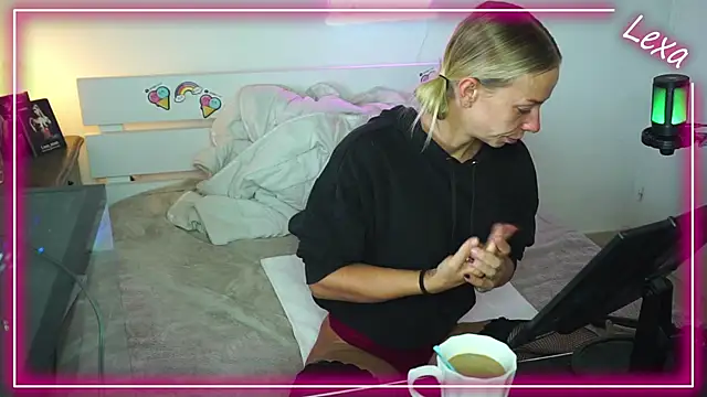 Snapshot of Lexa_xoxo chatting on 11/02/25, 07:55 Lexa xoxo online show from 11/02/25, 07:55