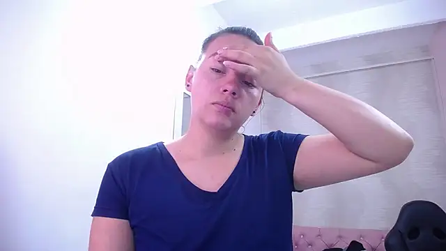 lauraguzman online show from 02/27/25, 10:26