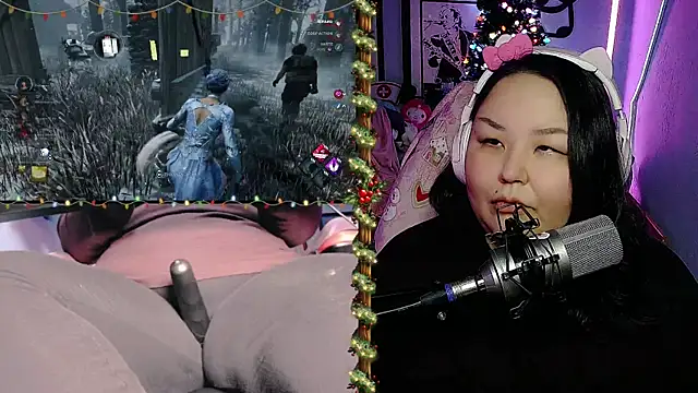 Snapshot of EmGreens chatting on 12/25/24, 07:35 EmGreens online show from 12/25/24, 07:35