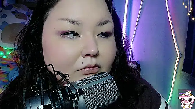 Snapshot of EmGreens chatting on 02/09/25, 04:25 EmGreens online show from 02/09/25, 04:25