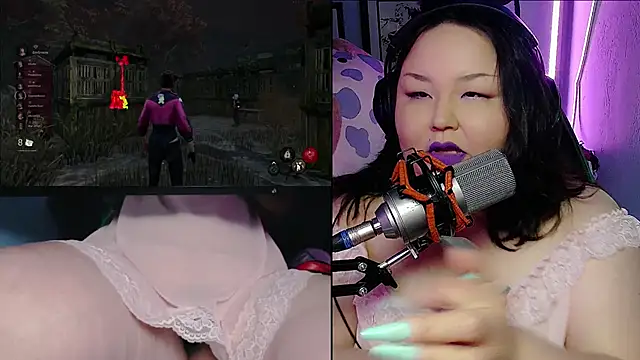 Snapshot of EmGreens chatting on 02/15/25, 04:58 EmGreens online show from 02/15/25, 04:58