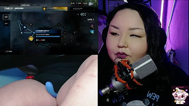 Snapshot of EmGreens chatting on 02/19/25, 08:22 EmGreens online show from 02/19/25, 08:22