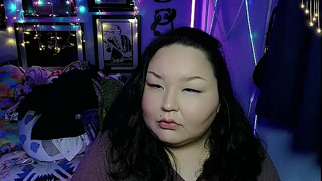 Snapshot of EmGreens chatting on 03/21/25, 03:01 EmGreens online show from 03/21/25, 03:01