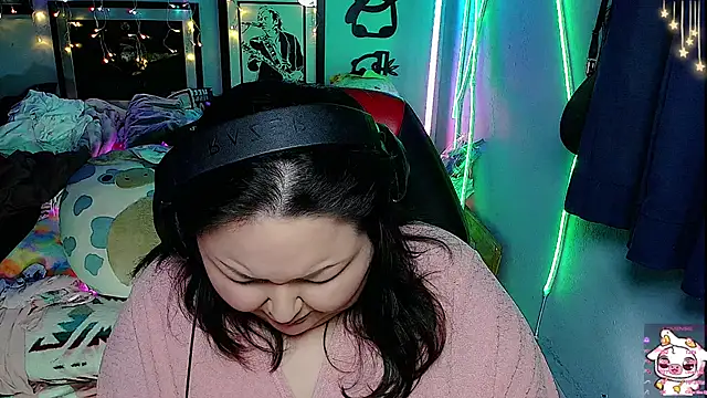 Snapshot of EmGreens chatting on 03/21/25, 09:12 EmGreens online show from 03/21/25, 09:12