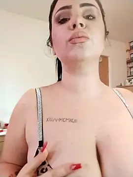 Snapshot of AdelinaJude chatting on 03/14/25, 10:18 AdelinaJude online show from 03/14/25, 10:18