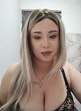 Snapshot of AdelinaJude chatting on 09/28/25, 07:19 AdelinaJude online show from 09/28/25, 07:19