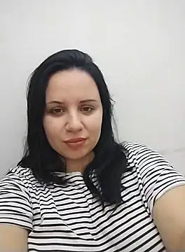 Snapshot of AdelinaJude chatting on 10/06/25, 11:57 AdelinaJude online show from 10/06/25, 11:57