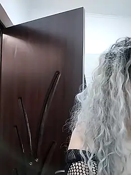 AdelinaJude online show from 02/25/26, 08:51