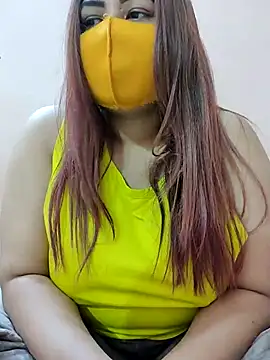 Snapshot of Ruchikalive chatting on 02/13/25, 12:00 Ruchikalive online show from 02/13/25, 12:00