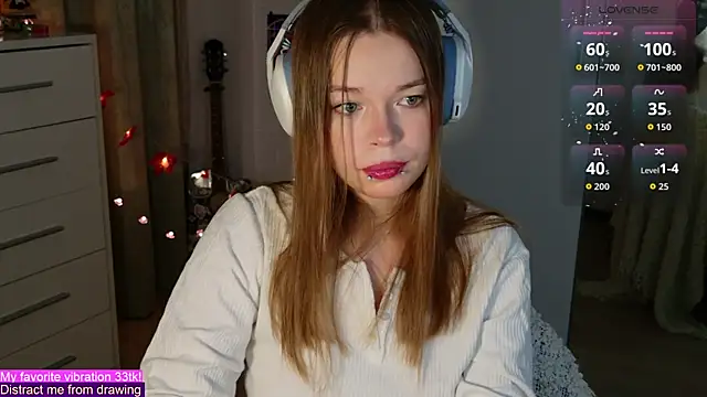 Snapshot of ValBae chatting on 10/29/25, 09:16 ValBae online show from 10/29/25, 09:16