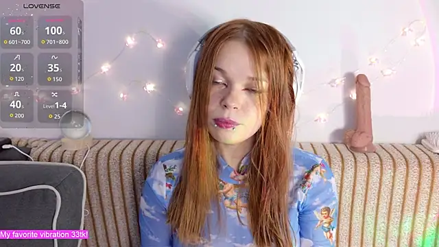 Snapshot of ValBae chatting on 11/23/25, 09:47 ValBae online show from 11/23/25, 09:47